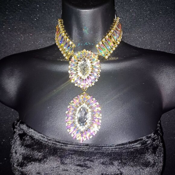 Two Piece Iridescent show stopper - Picture 4 of 5